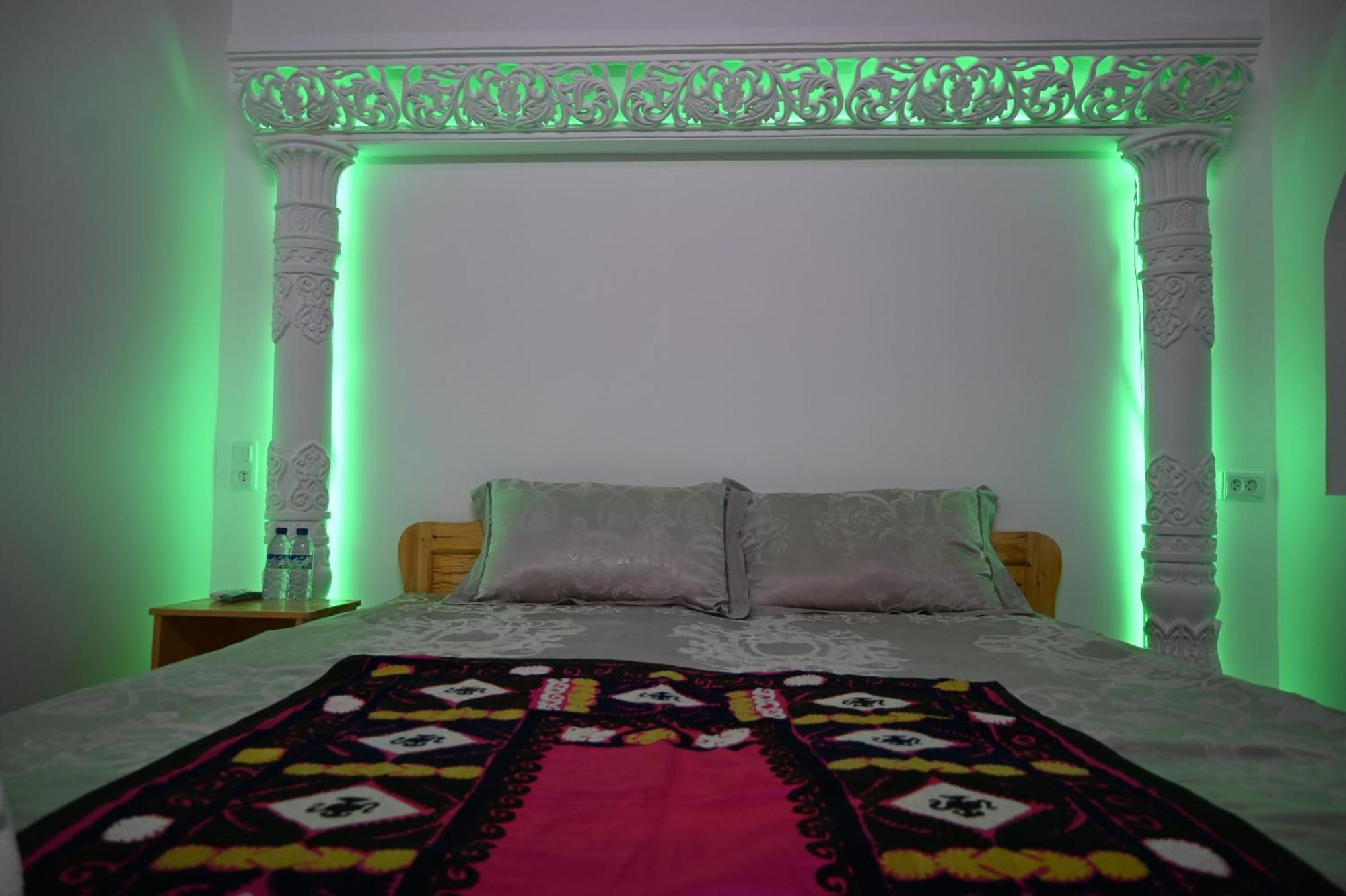 Khiva Tosh Darvoza & Trip Service ภายนอก รูปภาพ